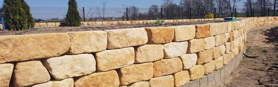 Sandstein Bruchsteine, Mauersteine, Blockstufen, Randsteine, Mauerabdeckung, Verblender, Pflastersteine, Natursteine, Sandsteinplatten, getrommelt